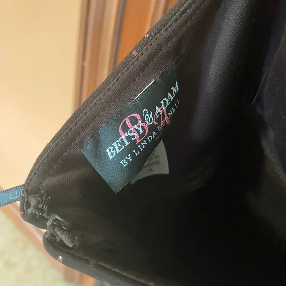 Elegant Dress. Great Brand. Brown. - Picture 8 of 8